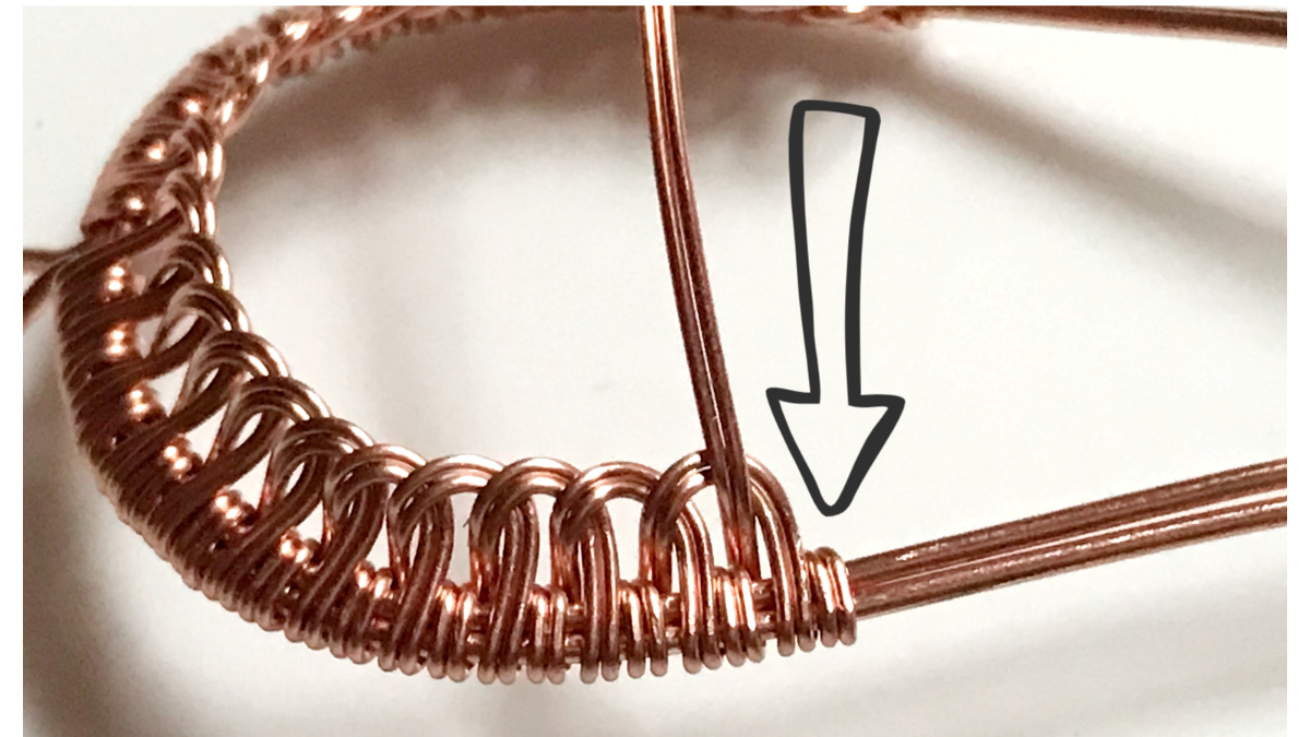 Conjunto de colgante de alambre con cabujón de piedra preciosa y alambre de cobre : Paso 25