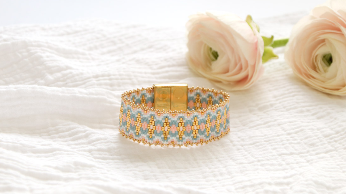 Esquema Pulsera de múltiples ranuras en color pastel Cuentas de Miyuki Cierre de Miyuki Hiilos Esquema Pulsera de múltiples ranuras en color pastel Cuentas de Miyuki Cierre de Miyuki Hiilos