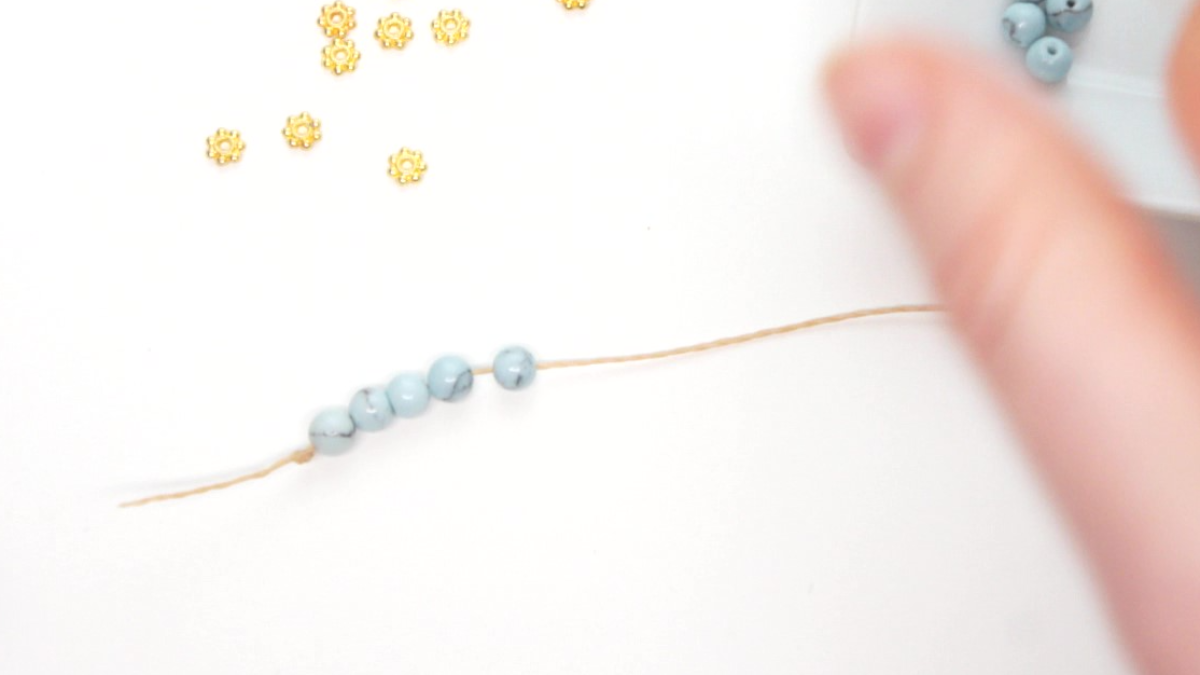 Pulsera de múltiples ranuras en color pastel Cuentas de Miyuki Cierre de Miyuki Hiilos : Paso 4 Pulsera de múltiples ranuras en color pastel Cuentas de Miyuki Cierre de Miyuki Hiilos : Paso 4