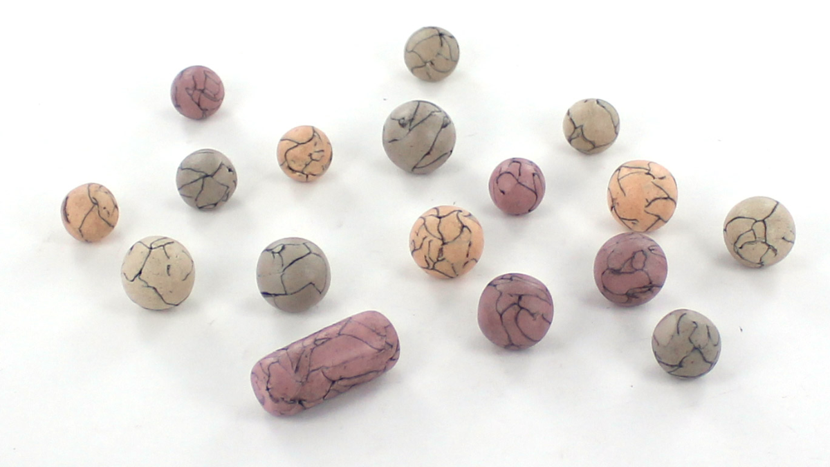 DIY collar de arcilla polimérica imitación de cuentas de howlita pastel : Paso 7 DIY collar de arcilla polimérica imitación de cuentas de howlita pastel : Paso 7