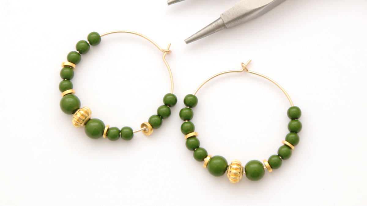 DIY Creoles cuentas de color verde oliva y arandelas de oro : Paso 1