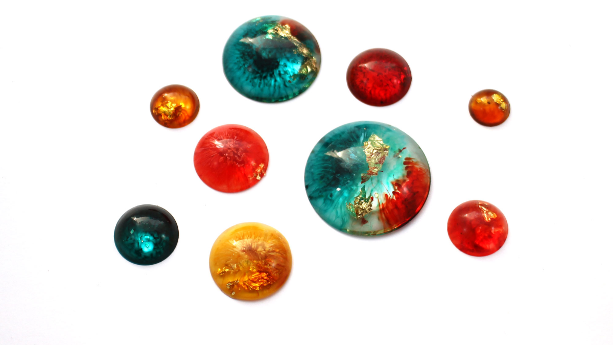 Colgante de cabujón engastado en resina epoxi : Paso 3