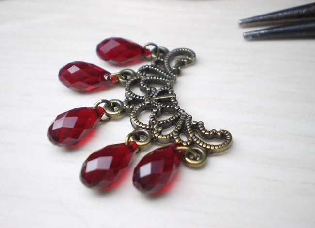 Pendientes Bollywood con gotas siam de PureCrystal : Paso 3 Pendientes Bollywood con gotas siam de PureCrystal : Paso 3