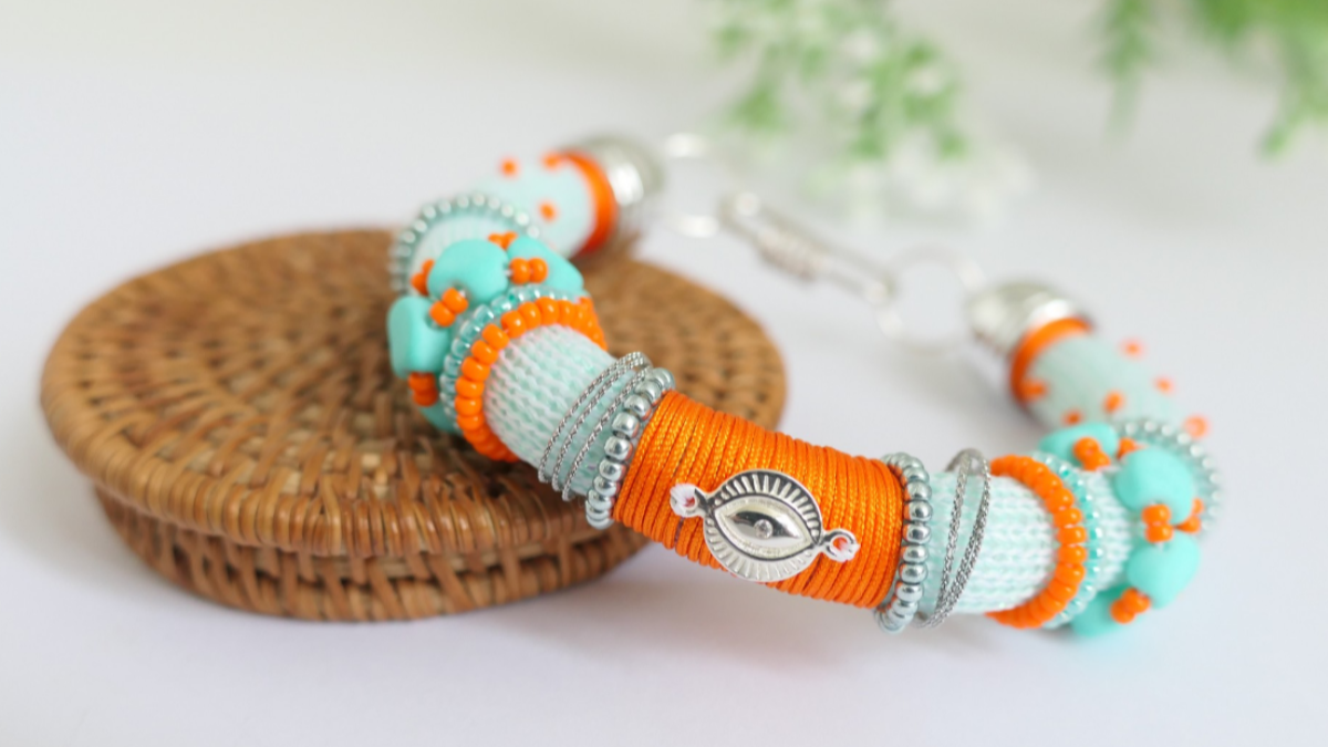 Pulsera de Jaipur DIY con cordón y cuentas por Caticoud