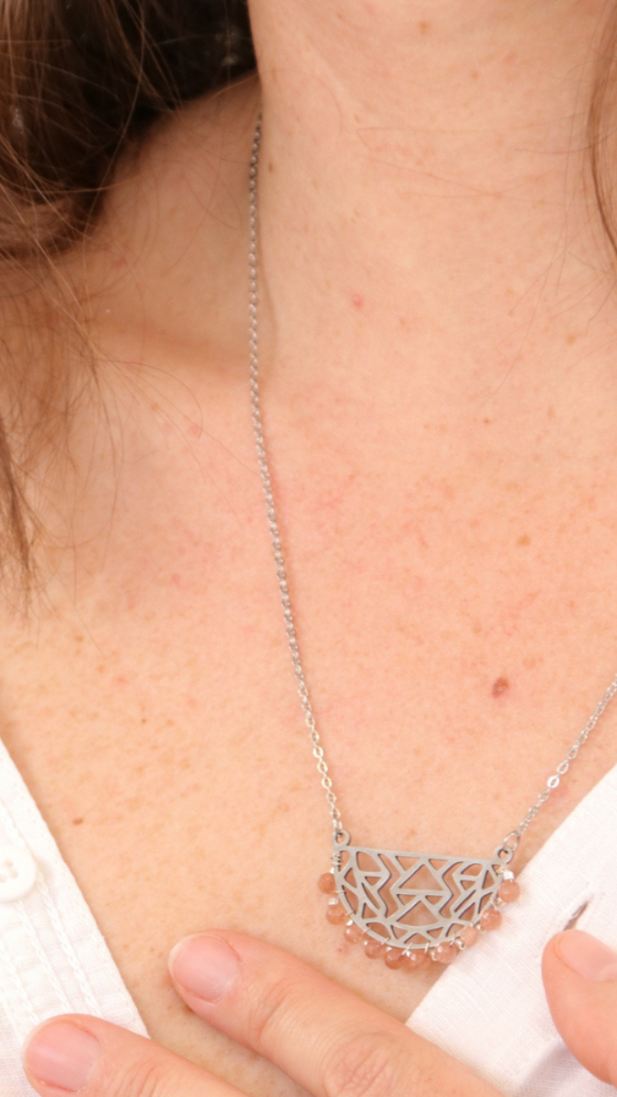 Esquema Collar de acero inoxidable con cuentas de piedras preciosas facetadas Esquema Collar de acero inoxidable con cuentas de piedras preciosas facetadas