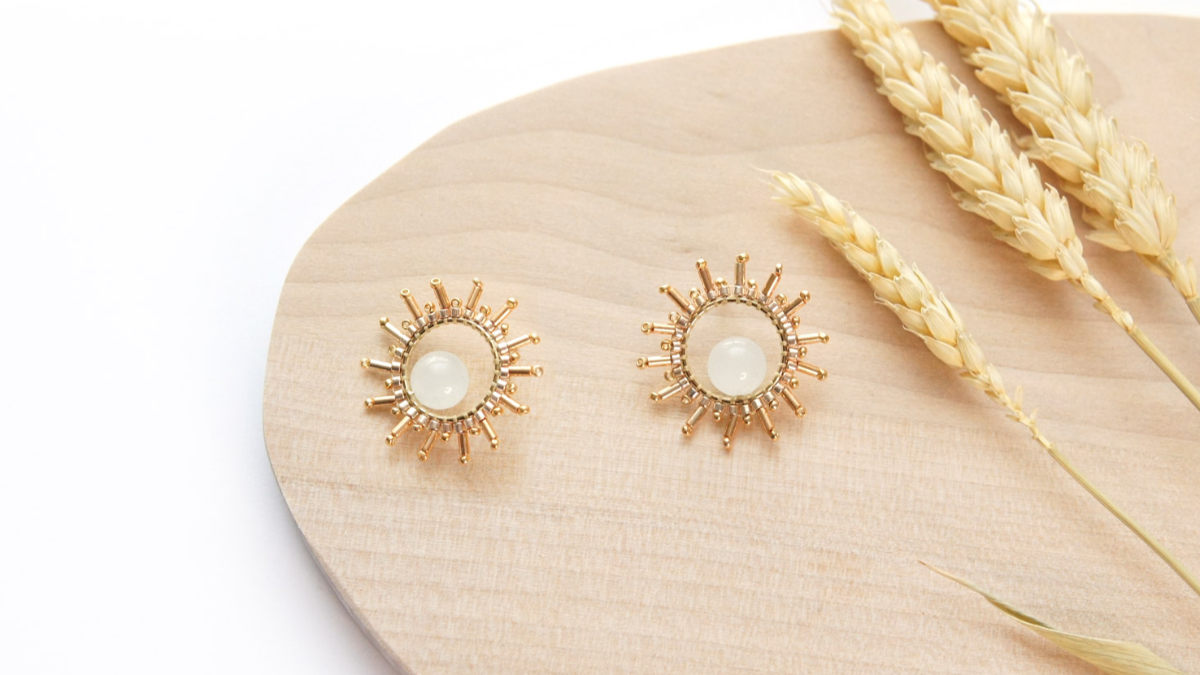 Pendientes de punto de ladrillo de Miyuki Sun y Moonstone
