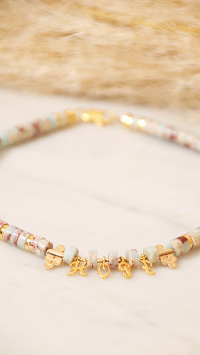 Esquema Gargantilla con mensaje de cuentas de piedras preciosas heishi DIY