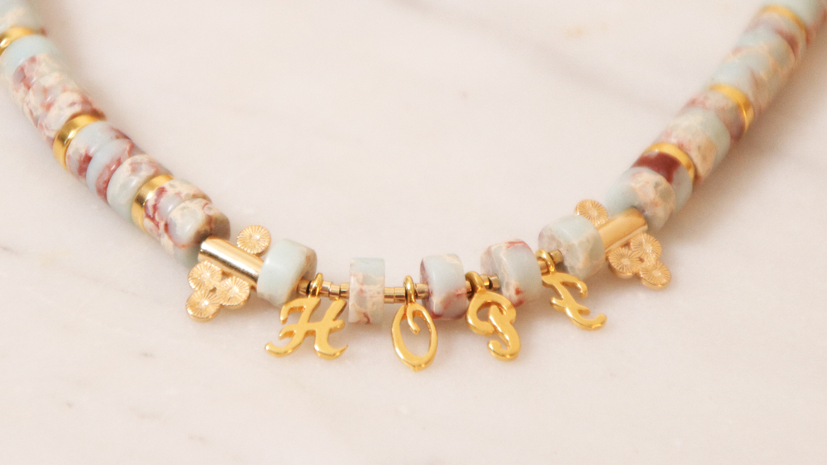 Gargantilla con mensaje de cuentas de piedras preciosas heishi DIY : Paso 3