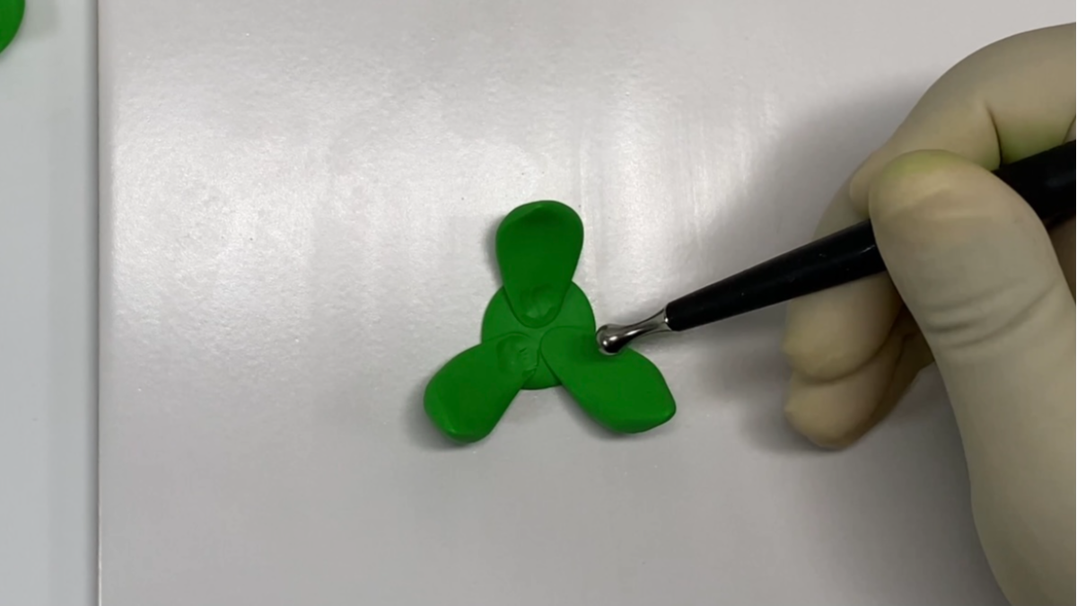 3 ideas de bricolaje para reciclar tus tarros con arcilla polimérica : Paso 10