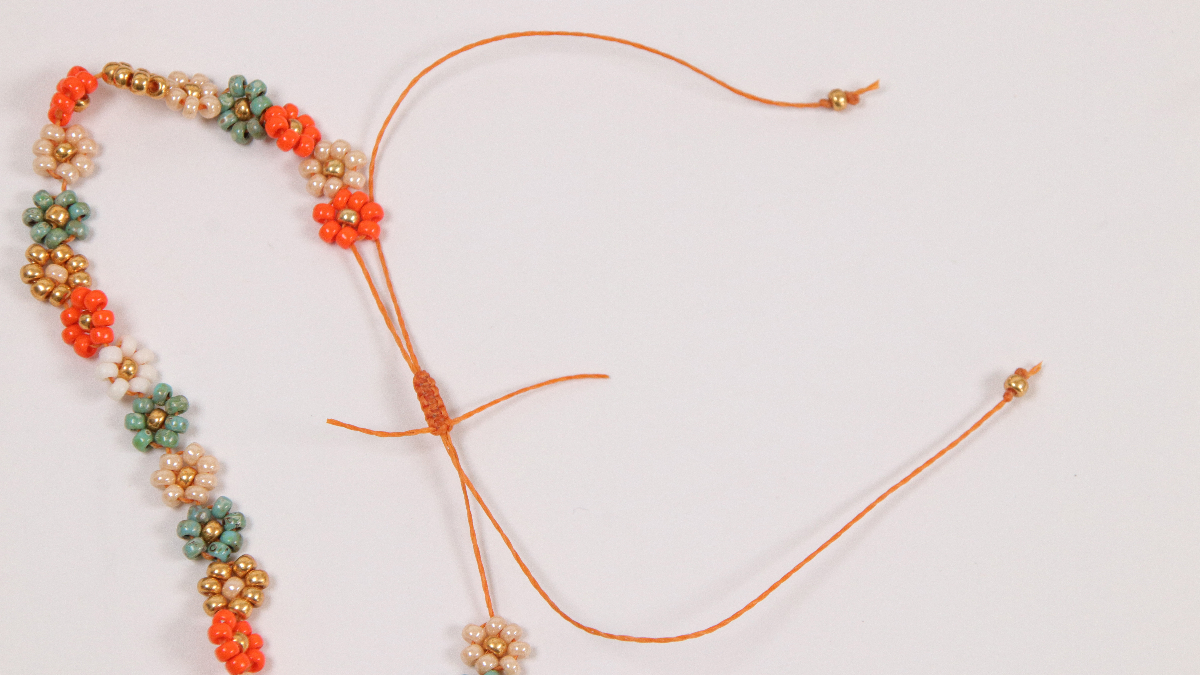 Pulsera de flores : Paso 5 Pulsera de flores : Paso 5