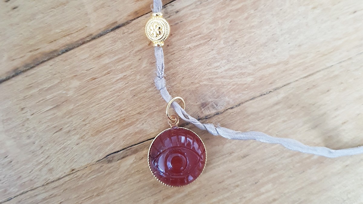 Moderno collar de varias filas con gemas de cornalina y unakita : Paso 3