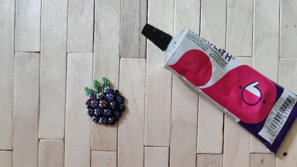 Imán en relieve de mora y seta en Miyuki bead weave 11/0 : Paso 2