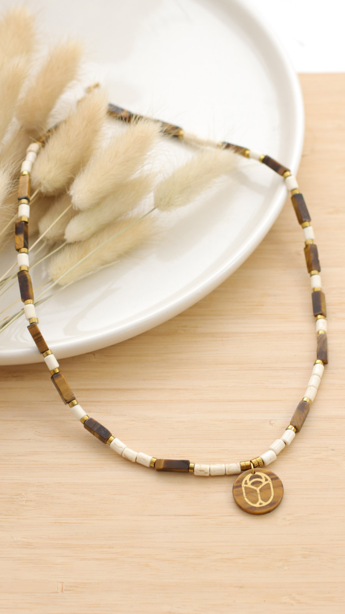 Esquema DIY Collar de cuentas de ojo de tigre con amuleto de escarabajo