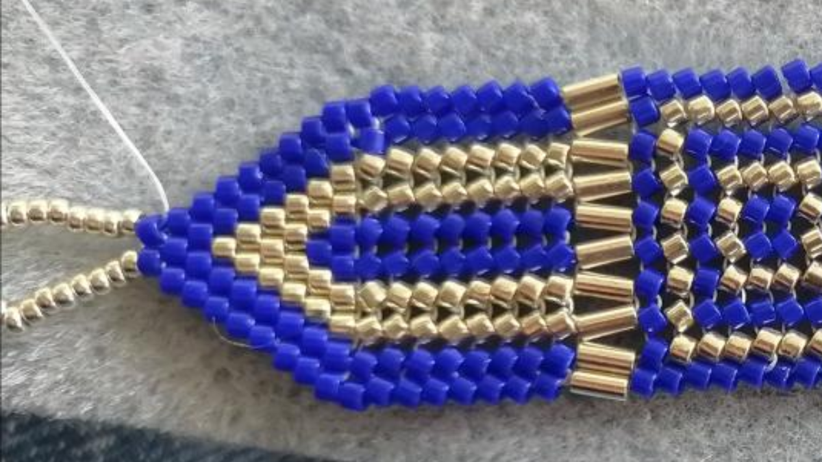 Pulsera DIY en tejido de espiga y punto de ladrillo con cuentas de corneta y Miyuki Delicas 11/0 : Paso 2
