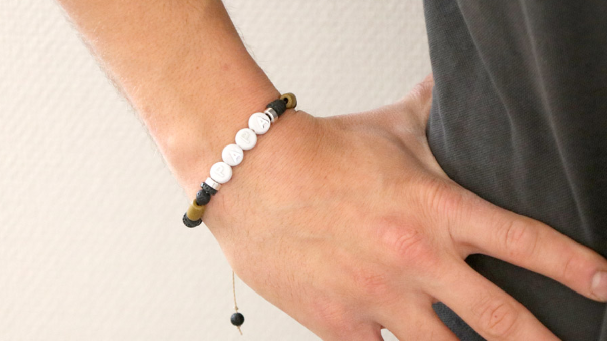 Esquema Pulsera de cuentas del alfabeto para el Día del Padre con lazo ajustable Esquema Pulsera de cuentas del alfabeto para el Día del Padre con lazo ajustable