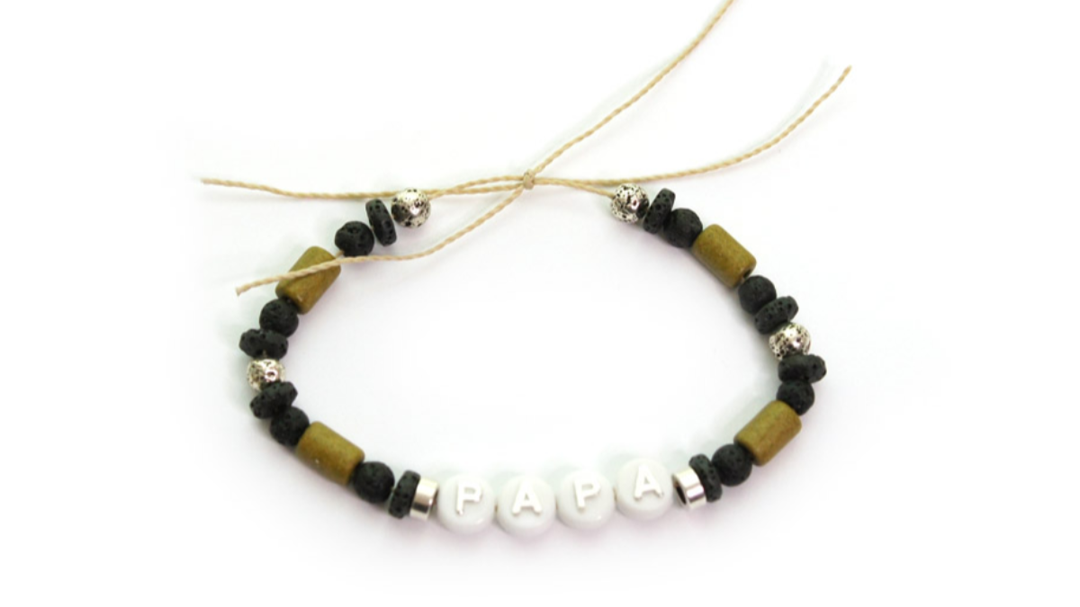 Pulsera de cuentas del alfabeto para el Día del Padre con lazo ajustable : Paso 2 Pulsera de cuentas del alfabeto para el Día del Padre con lazo ajustable : Paso 2