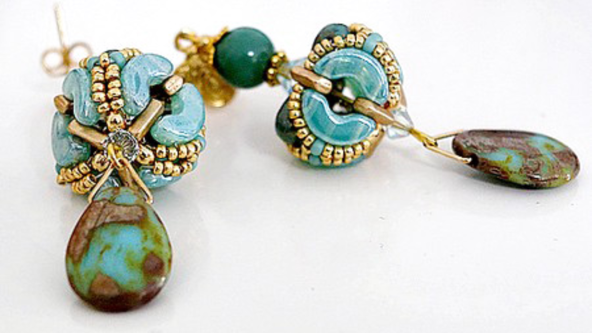 Esquema Arcos Samos y cuentas de vidrio Piros Pendientes Misaki de Puca