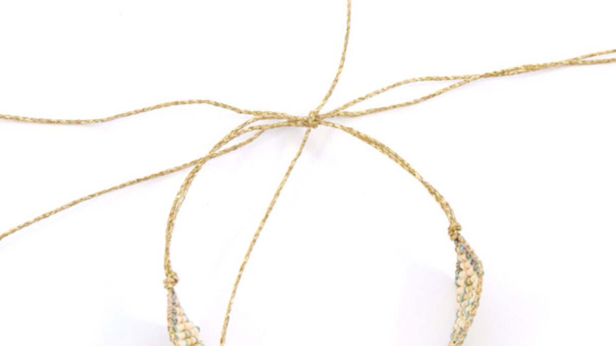 Pulsera Miyuki Delicas 10 Loom con incrustaciones de strass : Paso 16