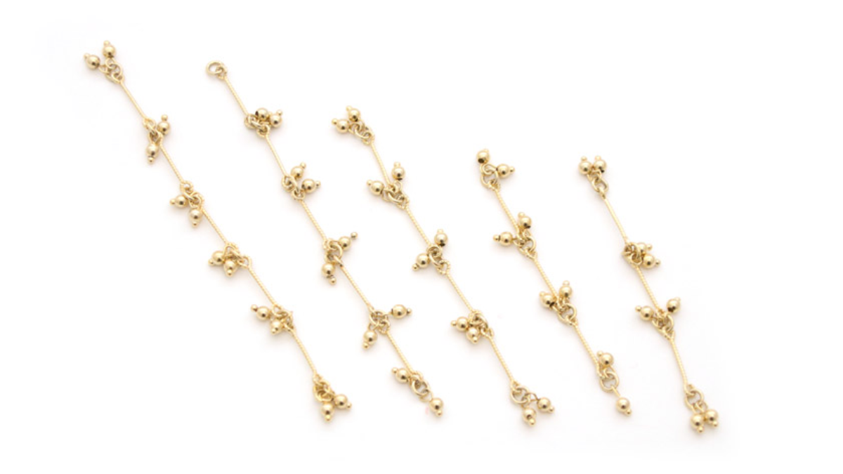 Collar con borlas doradas y anillos de heishi multicolor : Paso 1 Collar con borlas doradas y anillos de heishi multicolor : Paso 1