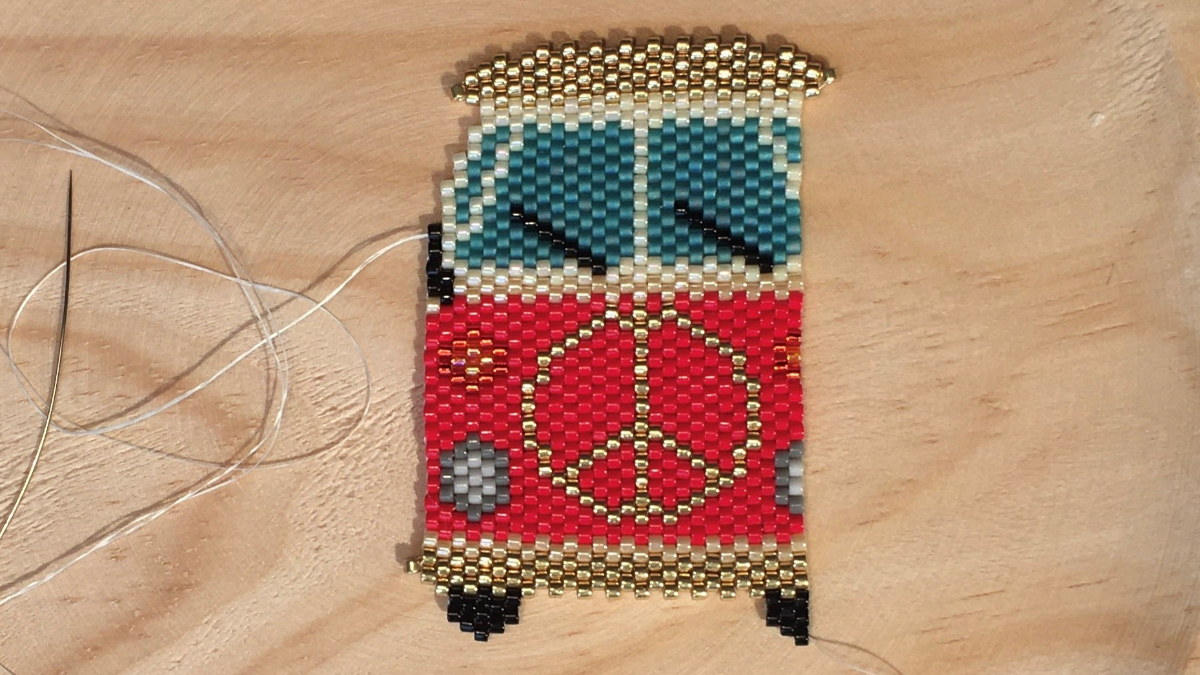 Tejido Van en punto de ladrillo con cuentas Miyuki Delicas 11/0 : Paso 6