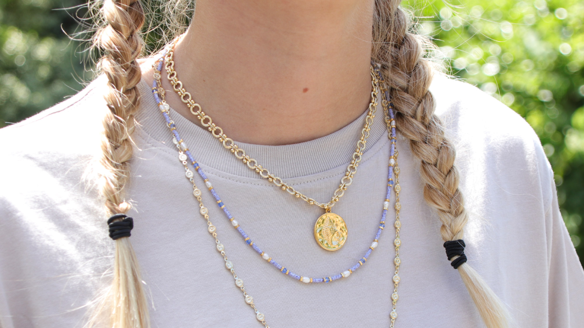 Collar Tuto Multirangs con cuentas de semillas a rayas azules y cadenas de fantasía