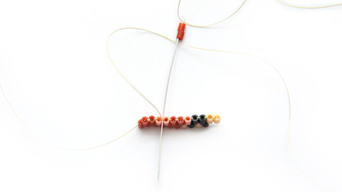 Patrón de tejido Brick Stitch Niño con cuentas Hama Mini : Paso 18