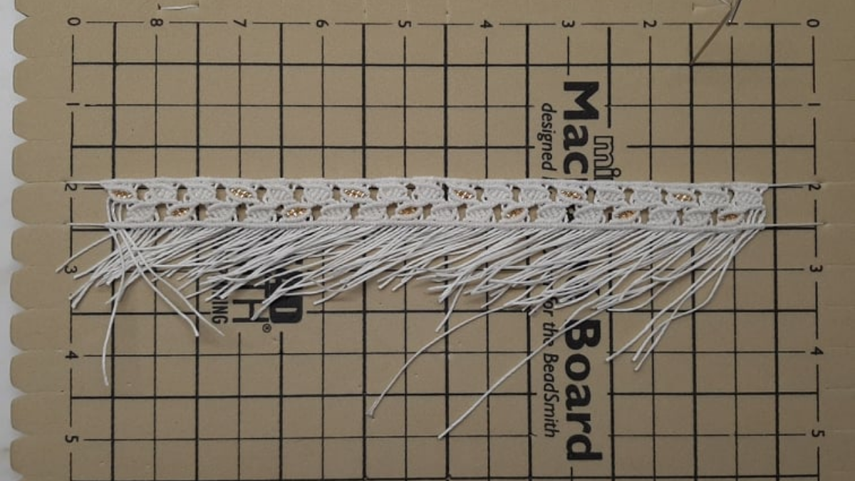 DIY Tobillera con motivo de hoja de micromacramé con cuentas Miyuki : Paso 14 DIY Tobillera con motivo de hoja de micromacramé con cuentas Miyuki : Paso 14
