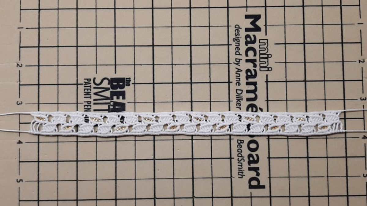 DIY Tobillera con motivo de hoja de micromacramé con cuentas Miyuki : Paso 15 DIY Tobillera con motivo de hoja de micromacramé con cuentas Miyuki : Paso 15