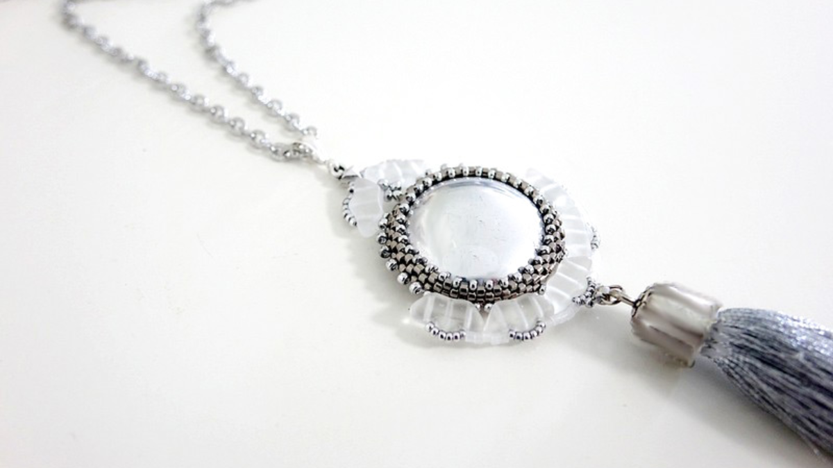 Colgante Juan cabujón y cuentas de vidrio Arcos by Puca Colgante Juan cabujón y cuentas de vidrio Arcos by Puca