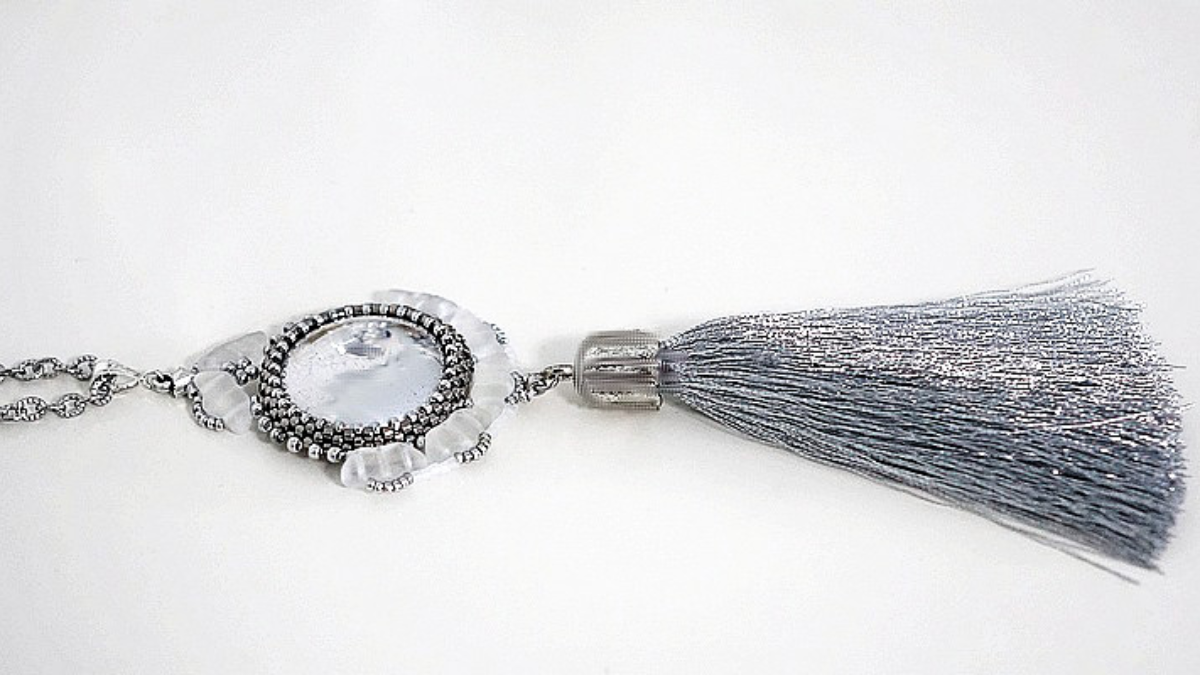 Esquema Colgante Juan cabujón y cuentas de vidrio Arcos by Puca