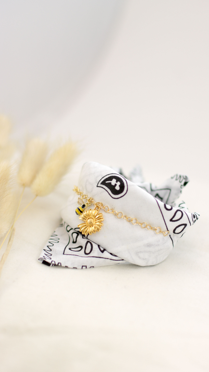Esquema DIY Pulsera de pañuelo con colgante de abeja