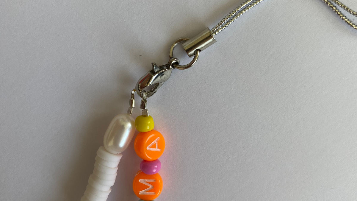 Bisutería con cuentas de letras, heishi y cuentas de arcilla polimérica : Paso 4