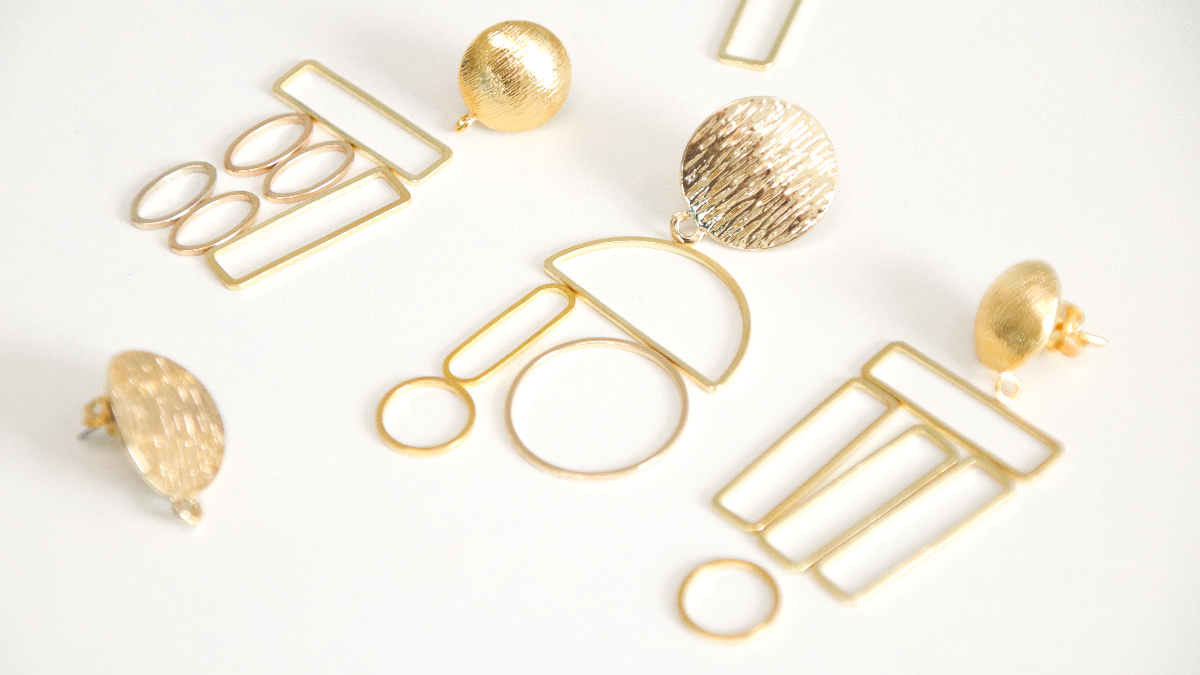 Pendientes asimétricos de alambre de macramé linhasita de oro y plata : Paso 1 Pendientes asimétricos de alambre de macramé linhasita de oro y plata : Paso 1