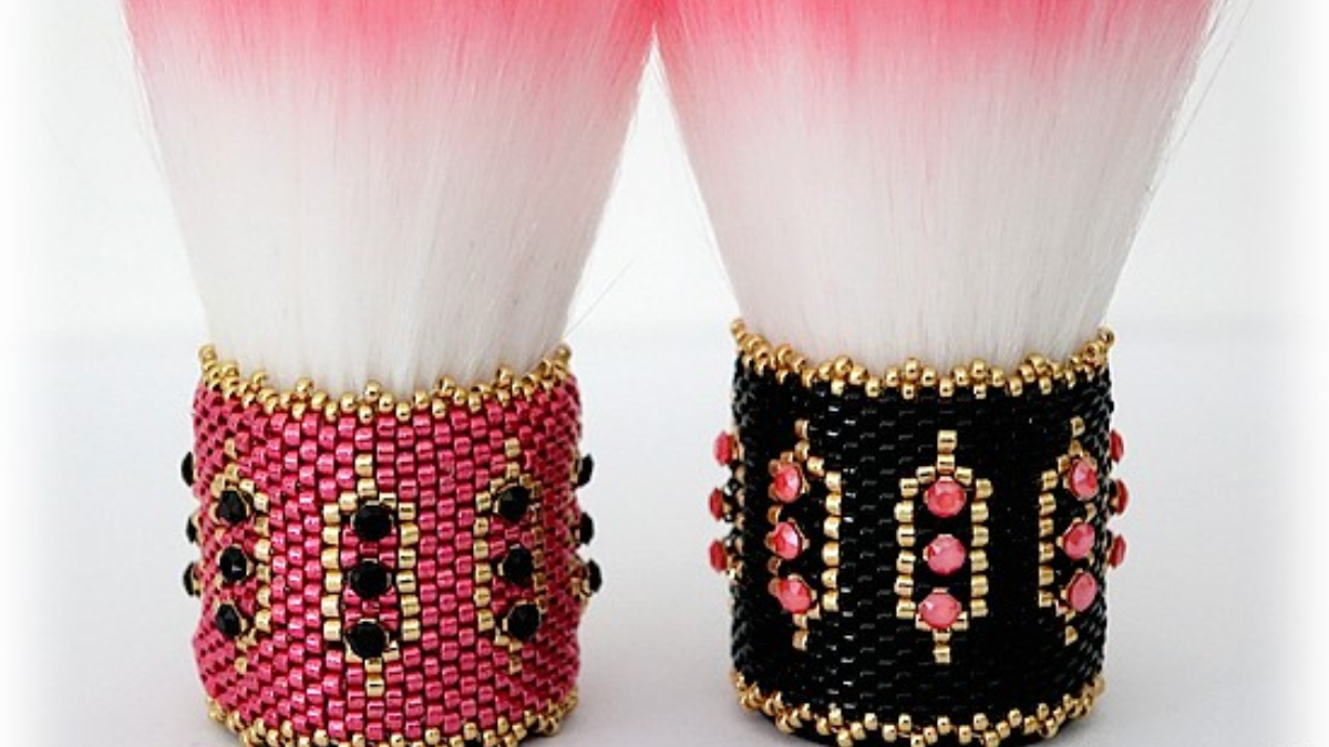 Esquema Brocha para colorete con cuentas de Puca