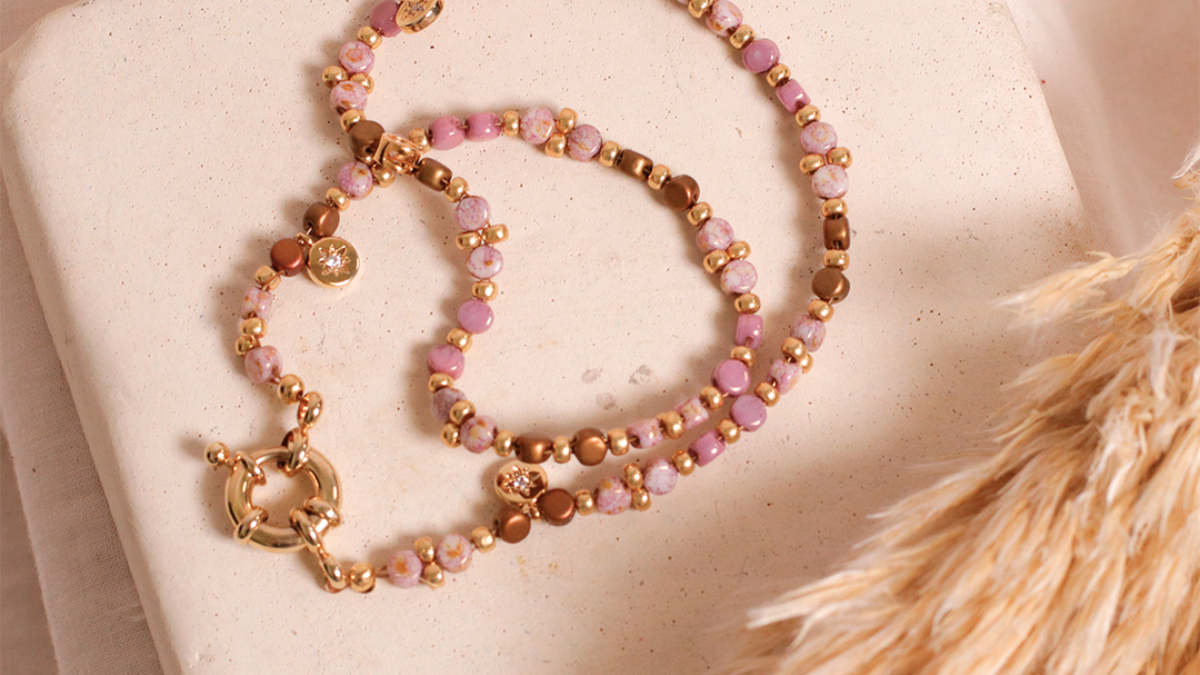 Esquema Pulsera de varias filas con cuentas Kalos de Puca, cuentas de semillas Miyuki y colgantes de circón