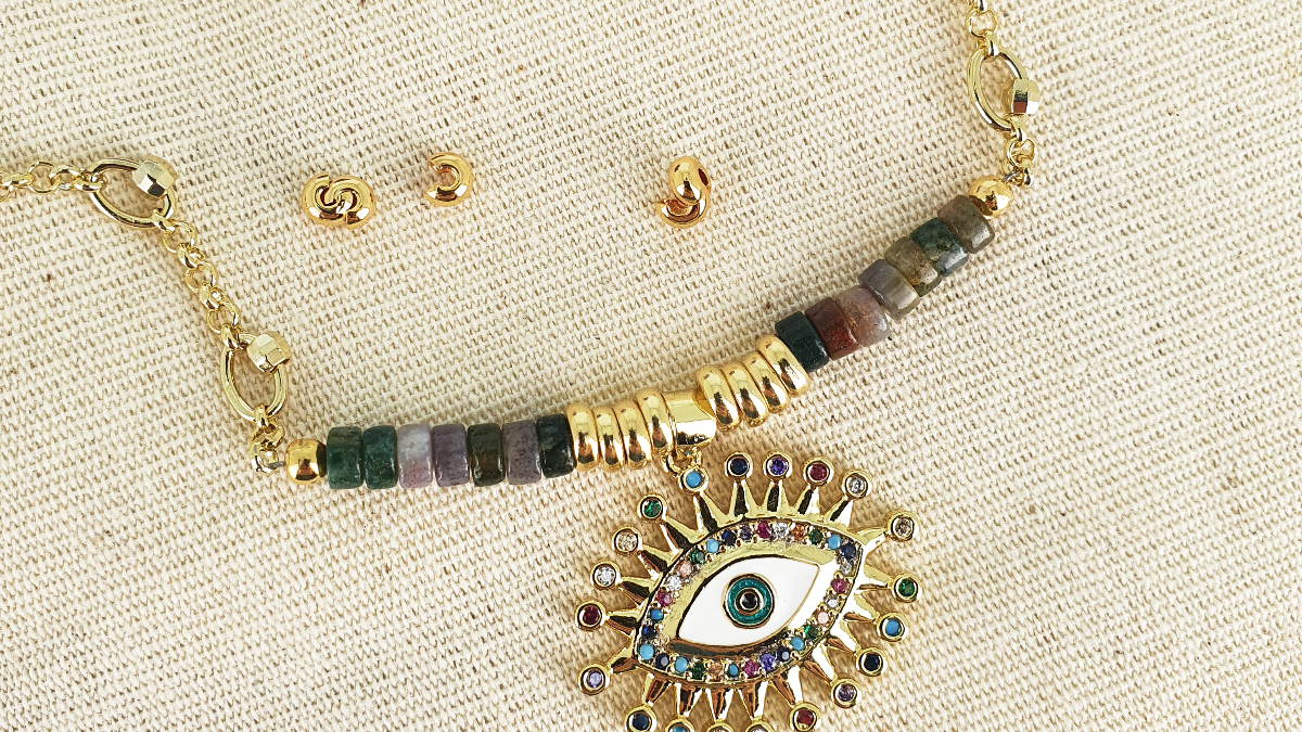 Collar de fantasía con colgante de ojo y circonitas : Paso 4