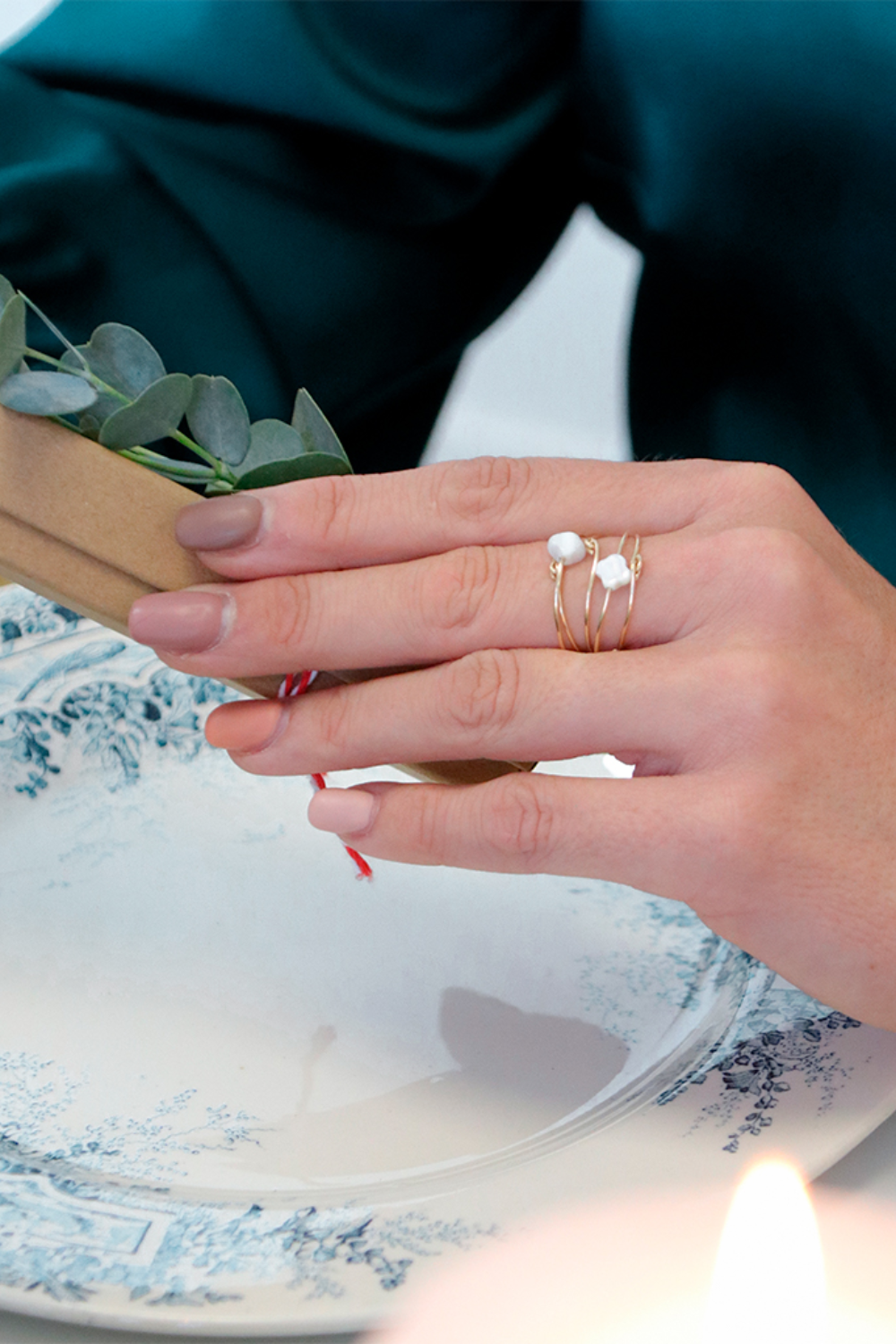 Esquema Anillo de oro con perlas de nácar