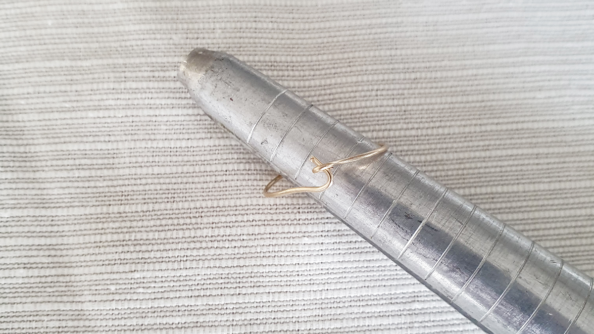 Anillo de oro con perlas de nácar : Paso 4