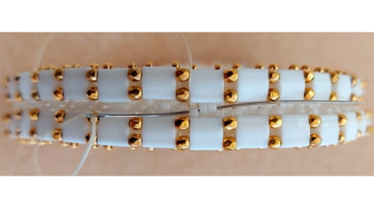 Pulsera So Chic Bangle con cuentas de semillas Miyuki y Tila : Paso 6 Pulsera So Chic Bangle con cuentas de semillas Miyuki y Tila : Paso 6