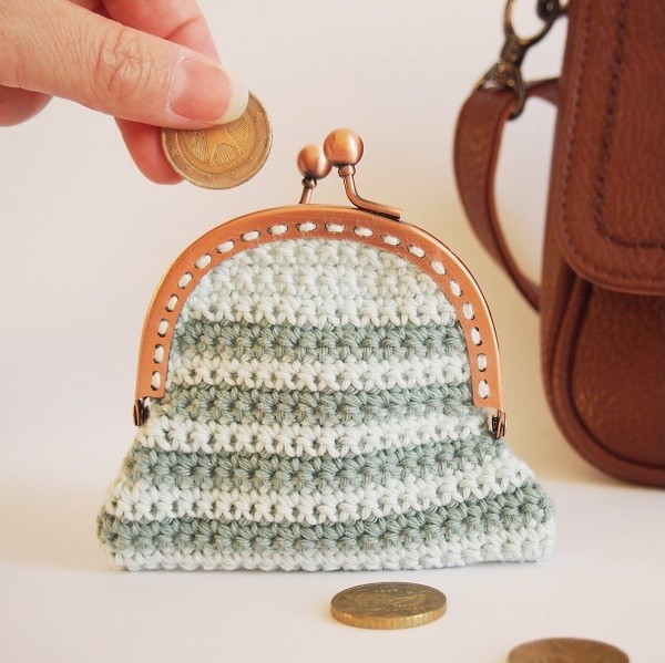 Esquema Porte-monnaie en crochet avec un fermoir à boules Esquema Porte-monnaie en crochet avec un fermoir à boules