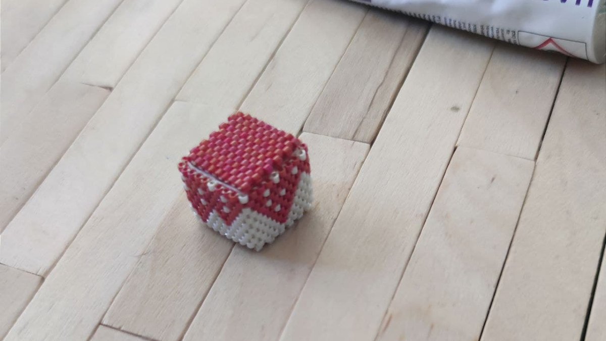 Packs de regalo de Navidad DIY con tejido de cuentas en relieve Miyuki : Paso 5