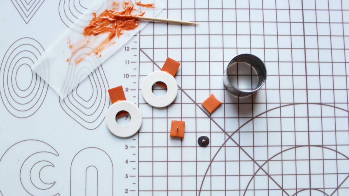 Pendientes de arcilla polimérica con estampado de cuadros de guinga : Paso 7 Pendientes de arcilla polimérica con estampado de cuadros de guinga : Paso 7