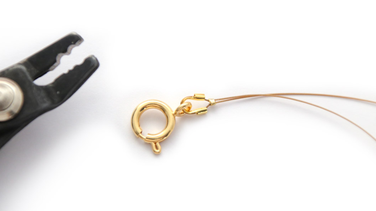 Collar DIY con piedra de jade gris y cuentas de filigrana de oro : Paso 1