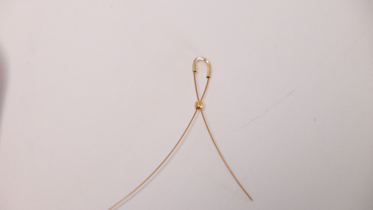 DIY collar de olivas de nácar, cadenas y peonzas Preciosa : Paso 2 DIY collar de olivas de nácar, cadenas y peonzas Preciosa : Paso 2