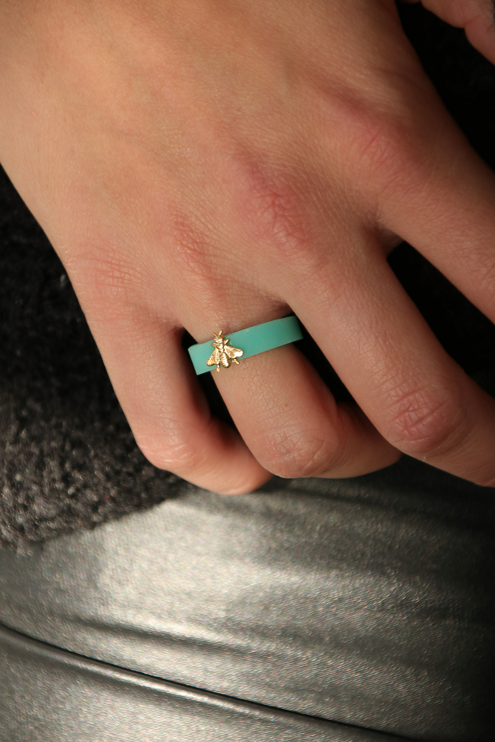 Anillos de resina UV DIY con efecto esmerilado en colores pastel