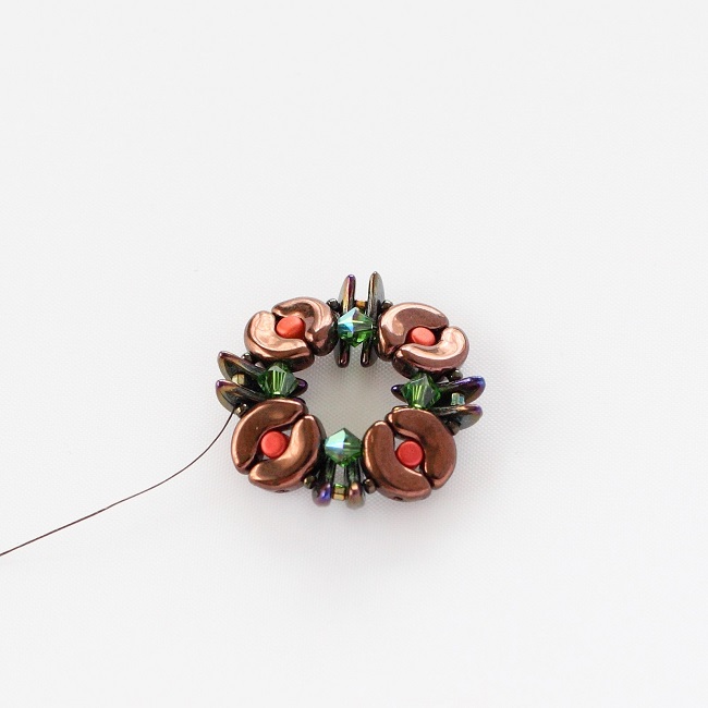 pulsera de verano indio con perlas © Arcos y Minos © Shapers PureCrystal : Paso 4