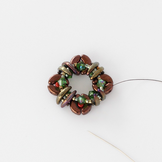 pulsera de verano indio con perlas © Arcos y Minos © Shapers PureCrystal : Paso 5