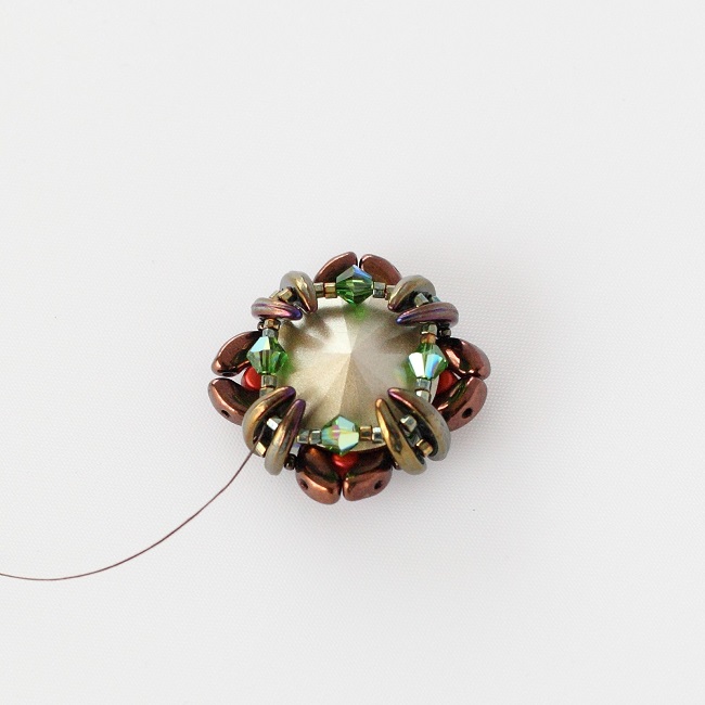 pulsera de verano indio con perlas © Arcos y Minos © Shapers PureCrystal : Paso 6