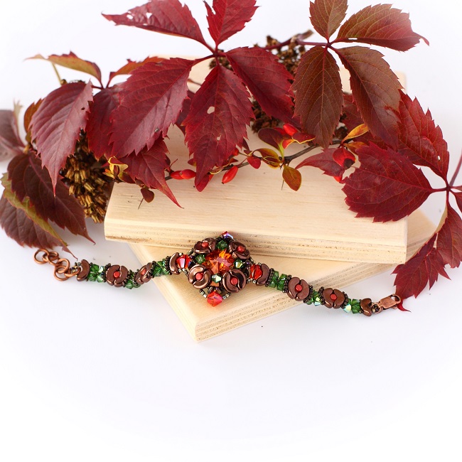 pulsera de verano indio con perlas © Arcos y Minos © Shapers PureCrystal : Paso 20