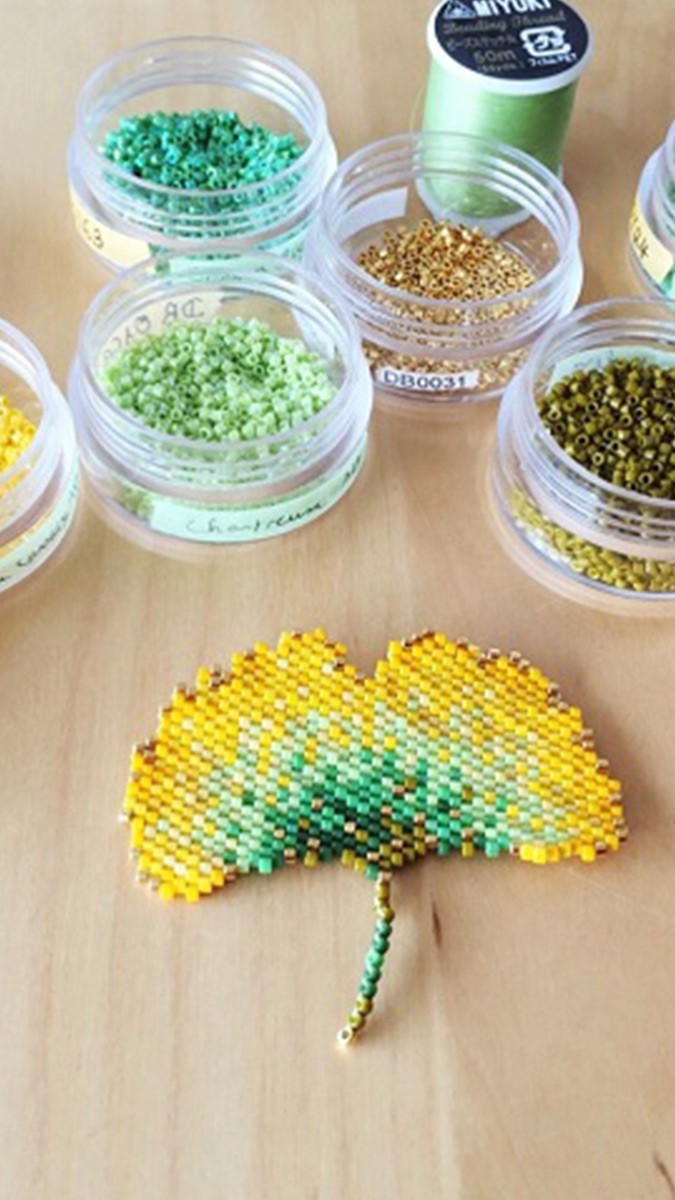 Esquema ginkgo collar de la hoja de la puntada de tejer de ladrillo